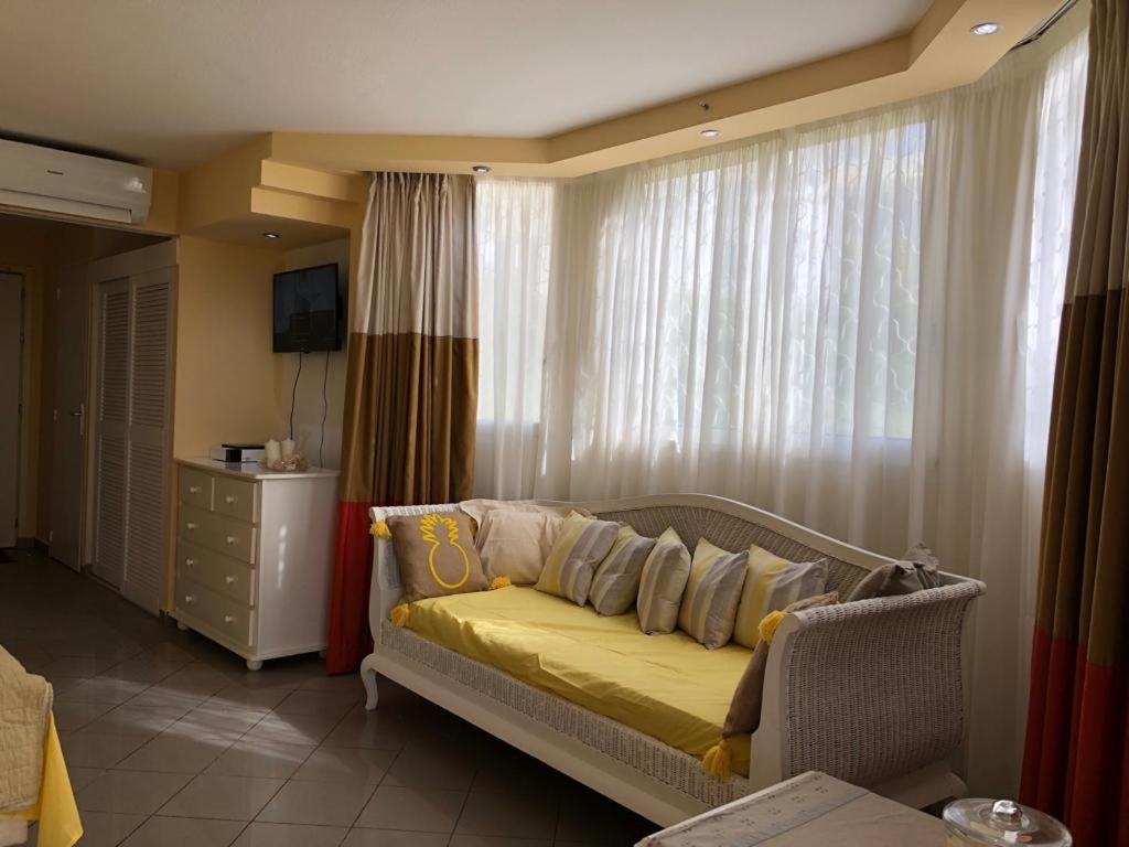 Beau Lumineux Vue Acces Et Piscine Appartement *